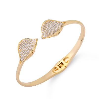 China Other Simple fashion leaf bracelet 18K gold high end diamond female stainless steel bracelet for sale