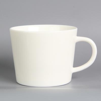 China Minimalist High Quality Luxurious White Bone China Mug Fine Bone China Cup Diinner Set for sale