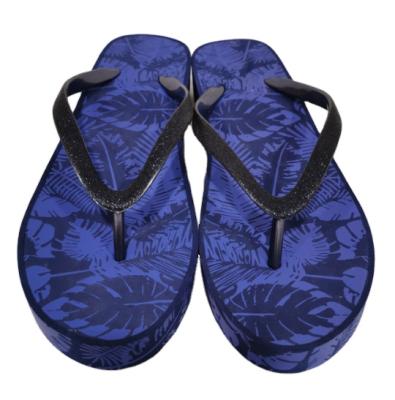 China Latest Design Fashion Colorful PVC PE Strap Unique Unisex Unisex Flip Flops for sale