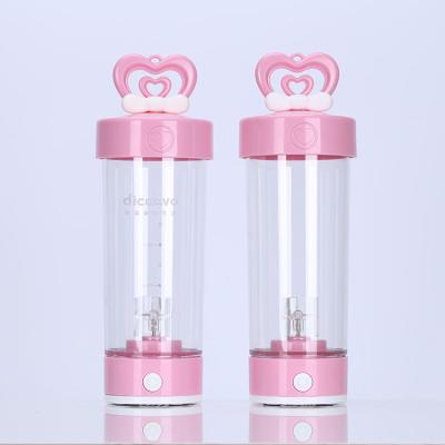 China New Style Sustainable Portable Beauty Kids Plastic Protein Shake With Plastic Water Bottle For Gym Powder Shaker for sale