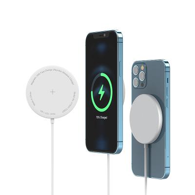 China Super Mini Magnetic Wireless Charger Waterproof Charging Magnetic Mount PC Anti Slip Top for sale