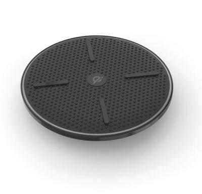 China Hybrid Fast Charger 15W Qi Wireless Charging Pad Built In Cooling Fan for sale