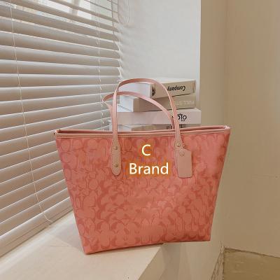 China Wholesale luxury portable china tote bag large portable handbags for women shopping bags for sale