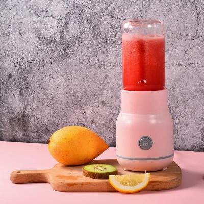 China Multifunctional Powerful Electric Household USB Charging Portable Blender Juicer for sale