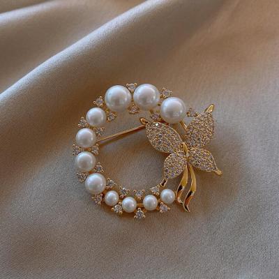 China ALLOY Amazon Hot Sale Alloy Women Brooches Silver Gold Plated Pearl Inlay Rhinestone Butterfly Brooch Pin for sale