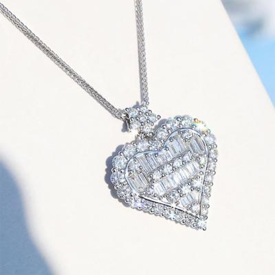 China Shining FASHIONABLE Diamond Heart Pendant Necklace Clavicle Chain Zircon Heart Necklace For Women for sale