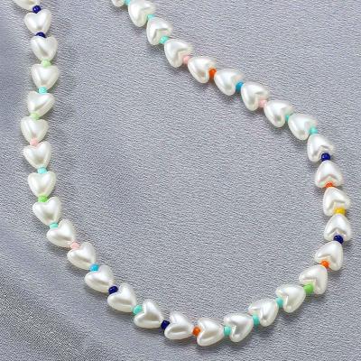 China Delicate and Minimalist Heart Loving Pearl Necklaces CLASSIC Colorful Beaded Clavicle Collar Necklace for sale