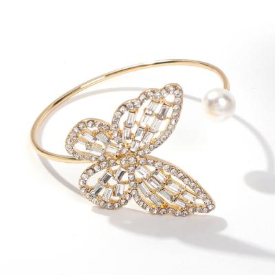 China Unique Design CLASSIC Gold Plated Alloy Alloy Open Cuff Adjustable Bead Diamond Butterfly Bracelets Open Drill Cuff Bracelet for sale