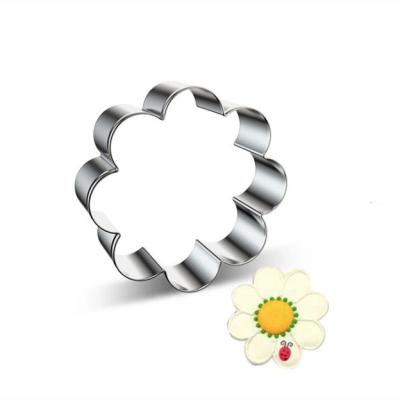 China 8 Scalloped Edge Flower Shape Cookie Cutter Stainless Steel Cutter Mold for Baking Fondant for sale