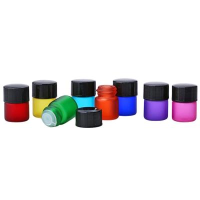 China Mini Glass Bottle With Black Colorful Green Blue Green Essential Oil Vigour 1ml Pink Essential Oil Glass Bottle Empty Screw Cap for sale