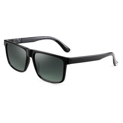 China Fashion Sunglasses Black Square Cheap Classic Mens Sunglasses UV Plastic Volume for sale