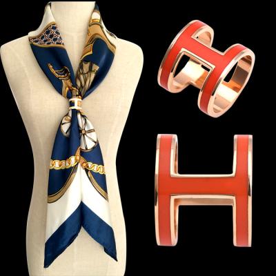 China Apparel Best Selling Enamel Letters Silk Scarf Brooch Pins for sale