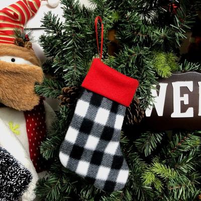 China Christamas Home Decoration Wholesale Christmas Decorations Christmas Gift Bag Striped Children's Candy Bag Christmas Small Hanging Socks for sale