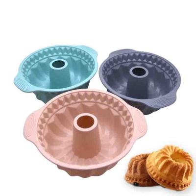 China Wholesale Disposable Non Stick Bakeware Fluted Tube Cake Pan European Grade Silicone Cake Mold Cake Tools for sale