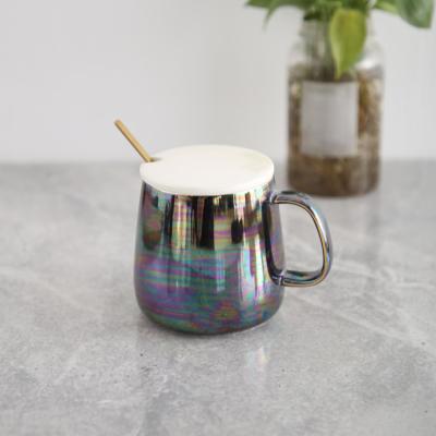 China Sustainable Luxury Gold Rim Black Pearl Luster Ceramic Wedding Gift Mug With Lid for sale