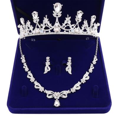 China DA032-S Three-Piece Set Bride CLASSIC Silver Crown Wedding Hair Accessories Bridal Crown Tiara Rhinestone Necklace Earrings Jewelry Set for sale