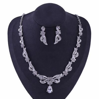 China DA040-S factory stock alloy korean CLASSIC two piece rhinestone bridal jewelry bridal necklace and earrings set wholesale for sale