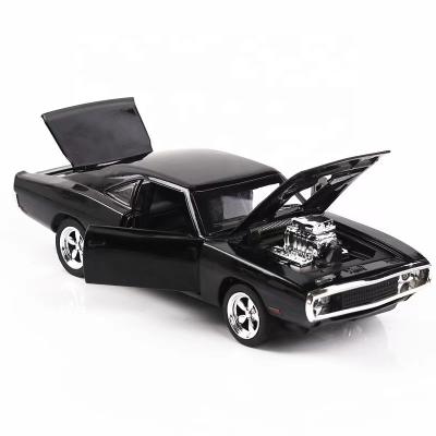 China Toy Best Selling 1:32 Vintage Diecast Car Diecast Model Pull Back Sound And Light Function for sale