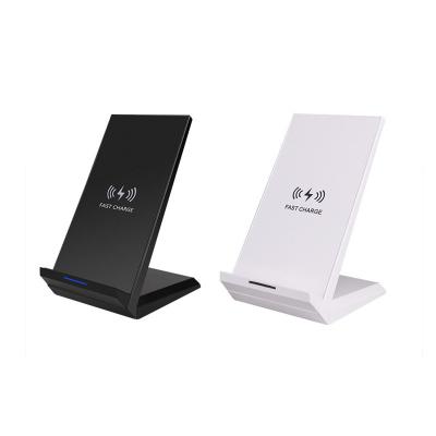 China UniversalÂ   2021 Hot New Product Wholesale Universal Charger Fast Charging 10W15W Qi Wireless Charger For All Devices for sale