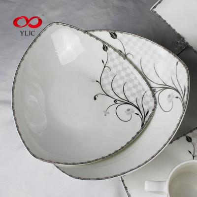 China Cheap Sustainable Christmas Tableware Modern Ceramic Dinnerware Set With Pattern for sale