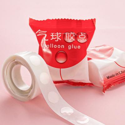 China Balloon Glue YH Balloon Glue 100 Dots 12mm Strip Dot Balloon Accessory Glue Dot Removable Roll for sale