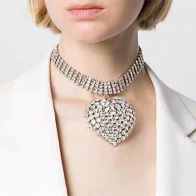 China Hiphop Multi-Layers Big Heart Necklace Luxury Crystal Necklace Wedding Jewelry For Women Geometric Rhinestone Choker Pendant Necklace for sale