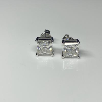 China HQ CLASSIC Gemstones 10K White Gold Fashion Stud Earring Custom Women Real 1 Carat Princess Cut Moissanite Earring for sale