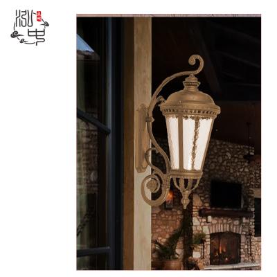 China Hot Selling Light E27 Wall Lamp Led Glass Lantern IP 65 Luxury Outdoor European Traditional Outdoor Court Style Wall Light for sale