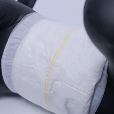 Chine Tissu non tissé super absorbant couches pour chiens étanches à la fuite à vendre