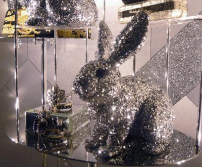 China Rabbit / Dragonfly Eye Catching Window Displays , Holiday Window Display For Visual Merchandising for sale