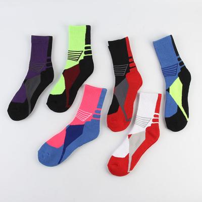 China thick towel bottom fashion custom elite outdoor OEM crew men sports socks for sale