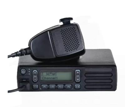 中国 UHF/VHF XiR M3688 デジタルモバイル 車両 2 Way ラジオ ロングレンジ カーベース 販売のため