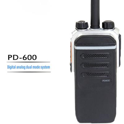 China PD600 IP67 a prueba de agua a prueba de polvo Rich aplicación Walkie Talkie analógico digital en venta