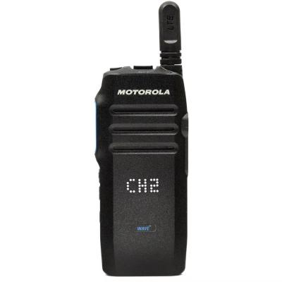 Chine Motorola TLK 100 Radio bidirectionnelle IP54 Affichage à vue active annonce vocale émetteur sans fil à longue portée walkie-talkie numérique LTE à vendre