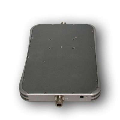 Cina Repeater accessori Antenna e alimentatore Spurious emission ≤-36 dBm 4g Repeater Booster Migliora la tua copertura con 10± 2d8m Power Output Uplink in vendita