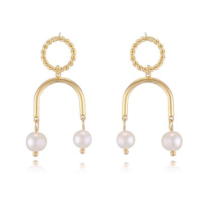 China CLASSIC 18K Gold Plated Pearl Earrings Twist U Shaped Beads Ear Studs Jewelry Earrings for sale