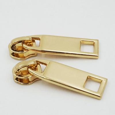 China Custom #5 Gold Plating Logo Zipper Novelty Nickel Free Zipper Pulls Decorated Zipper Slider Puller On Sale for sale