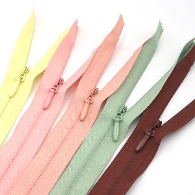 China 2021 Hot Selling #3#5 Invisible Key Nylon Drip Zipper Custom Made for sale