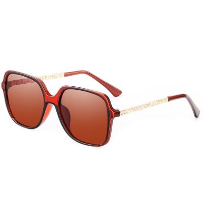 China Fashion Sunglasses Sell Tac Polarized Sunglasses For Women Wholesale Convenient Custom Made Lenses Shape Sunglasses 2022 for sale