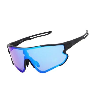 China Hot Sale Flexible Light Weight Mirror Sports Injection Molding Double Colored Sunglasses Men,Adult Sports Sunglasses Big One Size Sports Glass Lens for sale