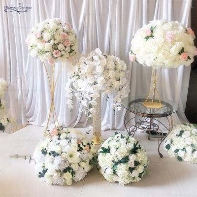 China GIGA Silk Romantic Reception Rose Centerpiece Artificial Flower Balls For Wedding Decoration for sale