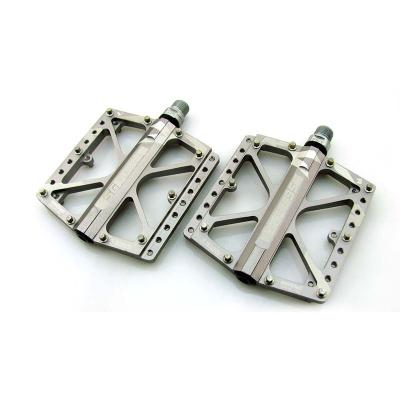 China Luxury Aluminum Titanium Color 3 Wide Platform Bicycle Pedals Foot Gear Pedals For MTB BMX for sale