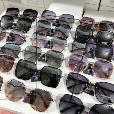 China Fashion Sunglasses Classic Retro Sunglasses Women Brand Design Vintage Rectangle Sun Glasses Female Clear Blue Pink Green Eyewear Uv400 for sale