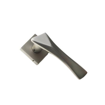 China Modern Level Door Hardware Supplier Zinc Exterior Door Handle Pull Handle On Rose for sale