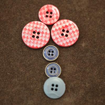 中国 Custom Designer Clothing Sewing Button 15MM 17MM 20 MM 4 Hole Metal Shank Button for Shirt and Blazer Suit 販売のため