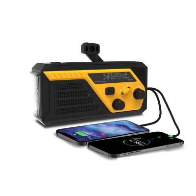 China New PORTABLE 4 in 1 Wired Quick Charge 6000 Mah Portable Emergency Solar Powered Crank Radio for sale