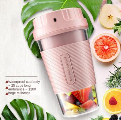 China Hotel Multifunctional Mini Portable Blender Cup USB Rechargeable Juicer for sale