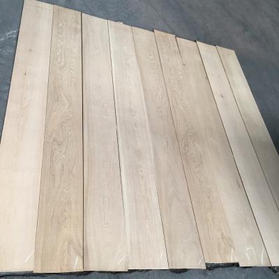 China Traditional Engineered Wood Flooring 1900*190*20/3mm Unfinished-UV Oiled UV Lacquered for sale