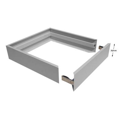 China 70mm 2x2 2x4 Modern Size Screwless Exterior Mounted View For Led Backlit Panel en venta