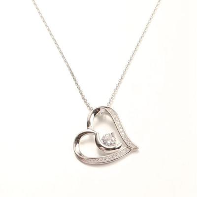 China Factory CLASSIC hot sales 2022 hot style zircon necklace design fashion simple ladies HEART NECKLACE for sale